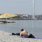 A Genève, un revêtement phonoabsorbant va être posé au quai Gustave-Ador, le long de la plage des Eaux-Vives du 11 au 21 avril. Il permettra de réduire le bruit du trafic motorisé (illustration).