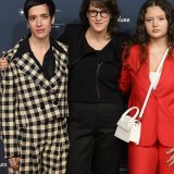 Le film "La Ligne" d'Ursula Meier sort en salles aux États-Unis. La réalisatrice Ursula Meier est entourée de ses actrices : Stéphanie Blanchoud (gauche) et Elli Spagnolo, qui ont toutes deux gagné un Quarz au Prix du cinéma suisse fin mars à Genè...