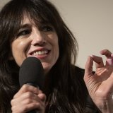 Charlotte Gainsbourg a articulé dimanche la date d'ouverture de la Maison Gainsbourg, au domicile parisien de son père Serge Gainsbourg, sans oublier un musée sur le trottoir d'en face.