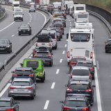 La colonne de voitures a atteint 15 km vendredi matin devant le portail nord du Gothard. (archives)
