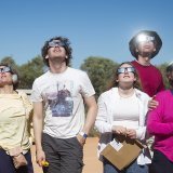 Beaucoup de gens deviennent accros à ce moment étrange, n'hésitant pas à voyager dans le monde pour renouveler l'expérience.