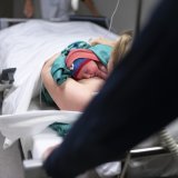 Dès septembre, un projet financé par le Département vaudois de la santé et de l'action sociale permettra aux parents vus pendant la grossesse de bénéficier d'un entretien au cours des six premières semaines de vie de l'enfant pour renforcer la pré...