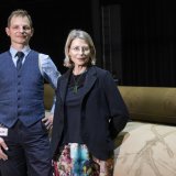 L'historien Daniel Jaquet (à gauche), chef de projet, et la responsable du Laboratoire de muséologie expérimentale (eM+) de l'EPFL, Sarah Kenderdine (à droite).