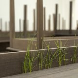 L'oeuvre Plegaria Mida (2008-2010) de Doris Salcedo fait partie des installations présentées à Riehen (BS) dans l'exposition consacrée à l'artiste colombienne par la Fondation Beyeler. Elle est notamment constituée de tables posées les unes sur le...