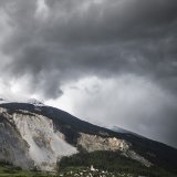 Comme il ne pourrait plus être évacué à temps, la commune d'Albula a fermé préventivement un chemin de randonnée près de la montagne qui risque de s'écrouler.