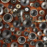 Les sons de l'installation "Experiment in F# Minor" de Janet Cardiff et George Bures Miller sont activés par le mouvement des visiteurs. Cette oeuvre réalisée en 2013 est présentée au Musée Tinguely dans le cadre de l'exposition "Dream Machines"....