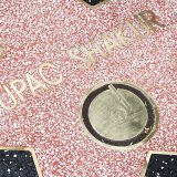 California compte parmi les tubes mythiques de Tupac, qui aurait aujourd'hui 51 ans.