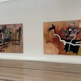 Deux des huit oeuvres de Jean-Michel Basquiat peintes à Modène (Italie) en 1982 et réunies pour la première fois dans une exposition à la Fondation Beyeler à Riehen (BS).