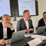 Le Conseil d'Etat fribourgeois, avec son président Didier Castella, au centre, propose une réorganisation des urgences cantonales adaptée aux besoins de la population.