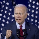 Le président américain Joe Biden a promis que son administration continuerait de "protéger" la santé des femmes et "d'appeler le Congrès à rétablir" le droit constitutionnel à avorter.