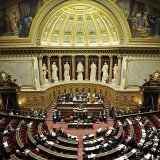 Les analyses ont mis en évidence chez 93% des sénateurs une présence de "terres rares" (lanthanides), supérieure à la population témoin du laboratoire (image d'illustration).