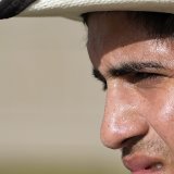 Certains endroits au Texas ont une température qui a dépassé les 37°C durant plus de deux semaines. En photo, Hugo Fernadez, qui travaille dehors à Houston.