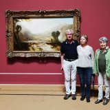 Nicole Wehrle et Jacques Letourneur d’Annecy-Le-Vieux ont été reçus par Antoinette de Wolff, guide conférencière de la Fondation Pierre Gianadda