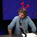 Alexis se tape l'incruste