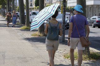 L'objectif du crédit voté par le Grand Conseil consiste notamment à lutter contre les îlots de chaleur dans les localités (photo d'illustration).