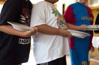 A Genève, la Cour des comptes a évalué les programmes subventionnés visant à lutter contre le surpoids et l'obésité. Elle estime que le canton doit renforcer son action face à un phénomène dont les répercussions sanitaires et financières sont impo...