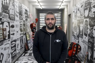 L'artiste jurassien Augustin Rebetez a reçu différents prix, notamment le Prix international de photographie de Vevey, les Swiss Art Awards ou le Prix Fondation Latour.