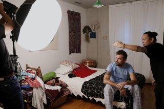 Le photographe Anthony Mamizuka travaille sur le projet Résidences croisées lancé par l'Hospice général à Genève.