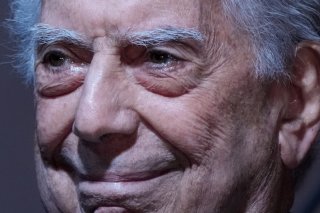 Le péruvien Mario Vargas Llosa est le premier écrivain n'ayant jamais écrit une oeuvre dans la langue de Molière à entrer à l'Académie française.