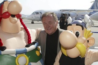 Les deux Gaulois créés par Albert Uderzo (au centre) et René Goscinny repartent pour une 40e aventure (archives).