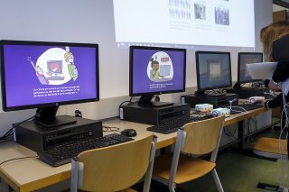 Un crédit d'investissement de 9 millions de francs a été voté jeudi soir pour doter les écoles genevoises des équipements nécessaires à l'éducation numérique (image d'illustration).