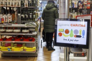 Un des projets veut créer des permanences d'information dans les lieux fréquentés par les personnes précarisées, comme les épiceries Caritas (Image prétexte).