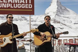 Le groupe suisse Olympic Antigua compte parmi les 70 artistes qui ont performé au pied du Cervin.