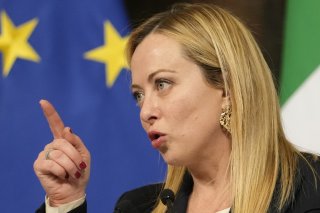 En vertu d'un vaste jeu de chaises musicales, le gouvernement Meloni, le plus à droite qu'ait connu le pays depuis la Seconde Guerre mondiale, cherche à placer des personnes de confiance à la tête de la radio-télévision d'Etat et de prestigieuses ...