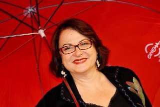 Lors de sa venue au NIFFF, Josiane Balasko donnera une conférence sur son travail littéraire et son amour du genre dans le cadre du forum New Worlds of Fantasy (archives).