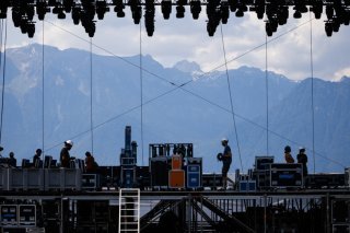 La 2e édition du festival Vibiscum à Vevey débute jeudi soir avec le rappeur français OrelSan, entouré d'artistes choisis par lui-même. L'afro-pop du Nigérian CKay marquera la soirée de vendredi et celle de samedi sera 100% électro-dance, avec not...