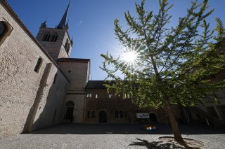 Une visite de l'abbatiale de Payerne coûte 16 francs, un prix inabordable pour de nombreux pèlerins partis pour plusieurs mois (Image d'archives).