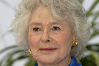 Femme de lettres, journaliste pendant 35 ans au "Monde", Claude Sarraute a aussi été un pilier des émissions de Laurent Ruquier à la télévision et des "Grosses têtes" à la radio.