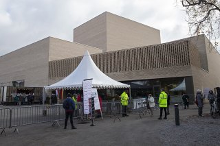 Le comédien genevois Gilles Privat est un familier du Théâtre de Carouge, dont le bâtiment ci-contre a été inauguré en novembre 2021.