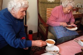 Le Conseil fédéral souhaite mieux soutenir l’autonomie des personnes âgées et encourager leur maintien à domicile (archives).