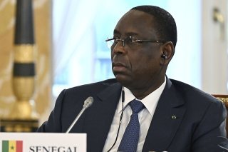 "Le Sénégal s'est engagé à monter à 40% d'énergies renouvelables à l'horizon 2030 (...) avec un financement de l'ordre de 2,5 milliards d'euros", a déclaré jeudi le président sénégalais, en annonçant ce "partenariat pour une transition énergétique...