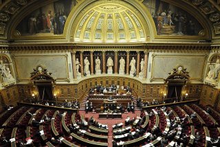 Les analyses ont mis en évidence chez 93% des sénateurs une présence de "terres rares" (lanthanides), supérieure à la population témoin du laboratoire (image d'illustration).