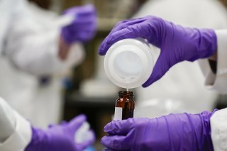 Mardi, les sénateurs socialistes ont révélé les résultats d'analyse de leurs cheveux où ont été détectés du mercure, des pesticides, des plastifiants et des métaux utilisés dans les smartphones, les "terres rares".