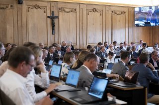 Les députés fribourgeois ont finalement accepté vendredi la loi cantonale sur le climat (LClim), après en avoir débattu sur trois sessions depuis février (archives).