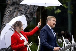 "Aujourd'hui, je me tiens devant vous en tant que roi et membre du gouvernement. Aujourd'hui, je m'excuse", a déclaré le roi des Pays-Bas Willem-Alexander.