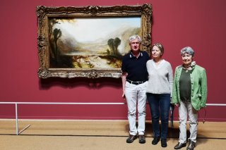 Nicole Wehrle et Jacques Letourneur d’Annecy-Le-Vieux ont été reçus par Antoinette de Wolff, guide conférencière de la Fondation Pierre Gianadda
