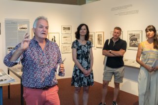 La présentation de l'exposition sur Philippe Schmid à la Médiathèque Valais de Martigny