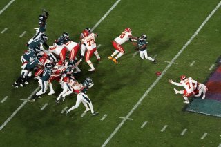 Les Kansas City Chiefs (en blanc et rouge), vainqueurs du Super Bowl