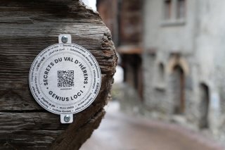 Une médaille dans les rues d'Evolène