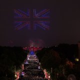 Un mega-concert a rendu hommage à la reine devant une foule réunie face au Palais de Buckingham.