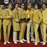 Les sept jeunes hommes du groupe sud-coréen BTS se sentent épuisés et marquent une pause. En 2021, BTS a enregistré un chiffre d'affaires annuel de plus d'un milliard de dollars. (archives)