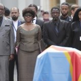 Les enfants de Patrice Lumumba lors d'une cérémonie à Bruxelles lundi.