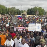 Des milliers de personnes ont manifesté dans le calme jeudi à Niamey en soutien au coup d'Etat au Niger.