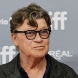 Robbie Robertson a notamment collaboré avec Bob Dylan.