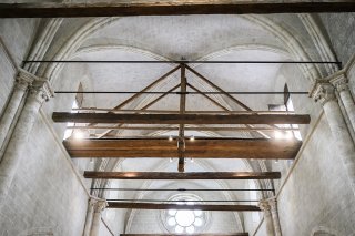 Après des années de travaux, l'intérieur de la basilique de Valère a retrouvé son décor médiéval du XIIIe siècle à faux joints.