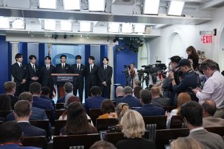 En visite à la Maison Blanche, le boysband sud-coréen BTS a dénoncé mardi le racisme visant les personnes asiatiques.